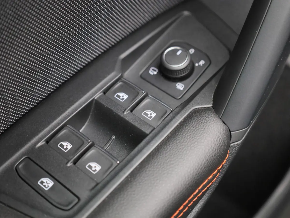 1.5 TSI FR Business | Automaat | Virtual cockpit | Climate control | Apple carplay | LMV | DAB | Bluetooth | Navigatie | Camera | Memory seat