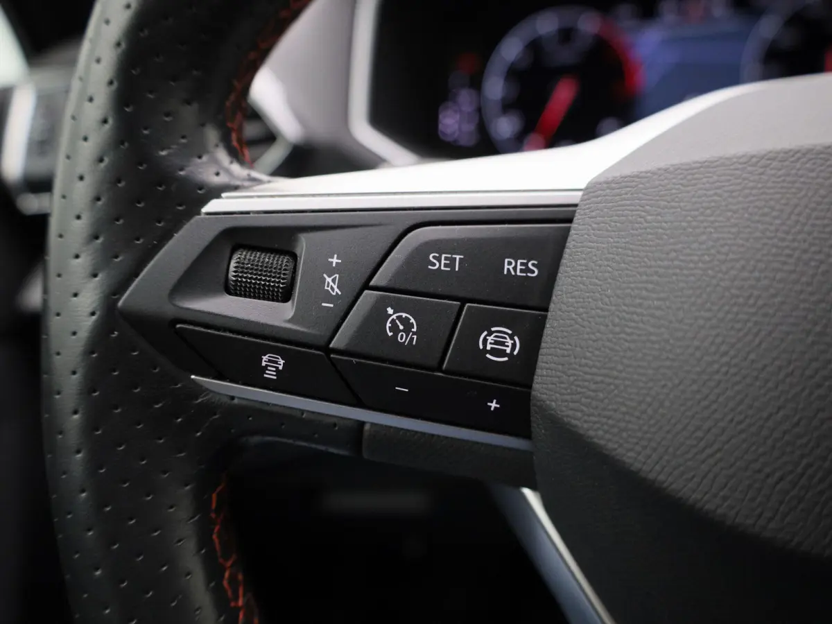 1.5 TSI FR Business | Automaat | Virtual cockpit | Climate control | Apple carplay | LMV | DAB | Bluetooth | Navigatie | Camera | Memory seat