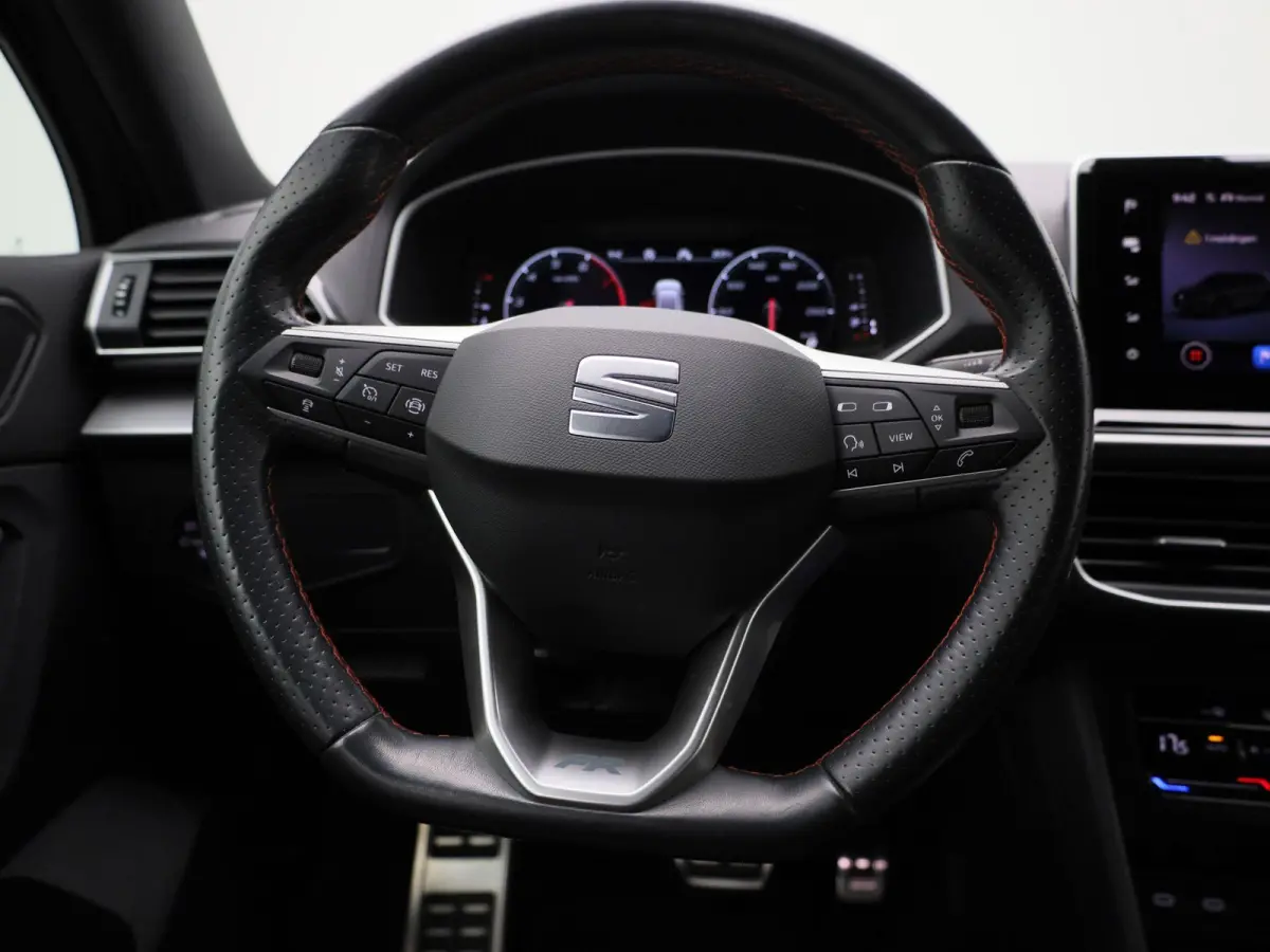 1.5 TSI FR Business | Automaat | Virtual cockpit | Climate control | Apple carplay | LMV | DAB | Bluetooth | Navigatie | Camera | Memory seat