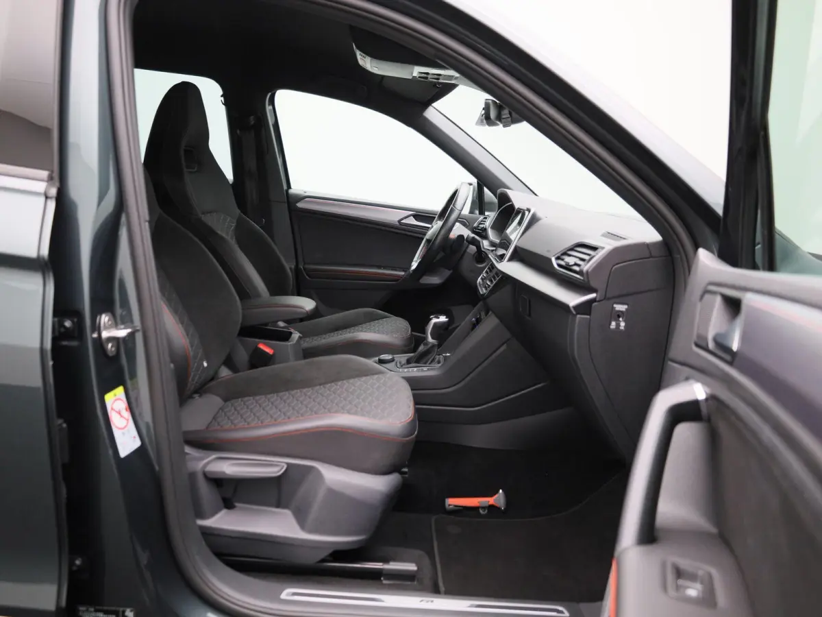 1.5 TSI FR Business | Automaat | Virtual cockpit | Climate control | Apple carplay | LMV | DAB | Bluetooth | Navigatie | Camera | Memory seat