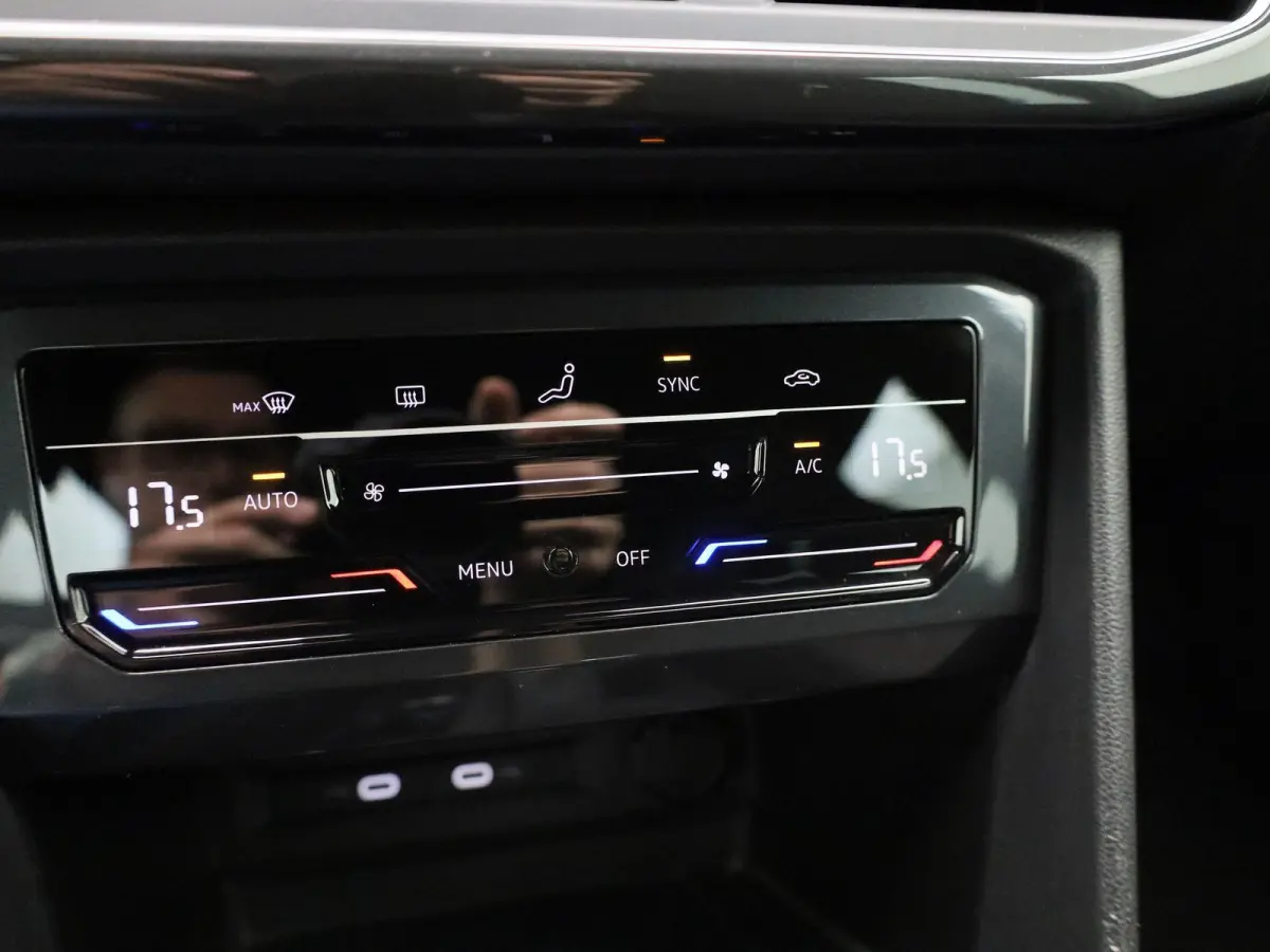 1.5 TSI FR Business | Automaat | Virtual cockpit | Climate control | Apple carplay | LMV | DAB | Bluetooth | Navigatie | Camera | Memory seat