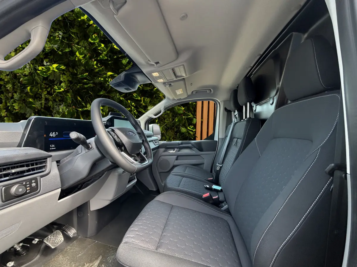 71kWh Pro Power Onboard | Trekhaak | Dubb. Schuifdeur | Stoel/voorruitverwarming | 2 zitplaatsen rechtsvoor | Airco (automatisch) | Apple Carplay/Android Auto|telefoonintegratie premium