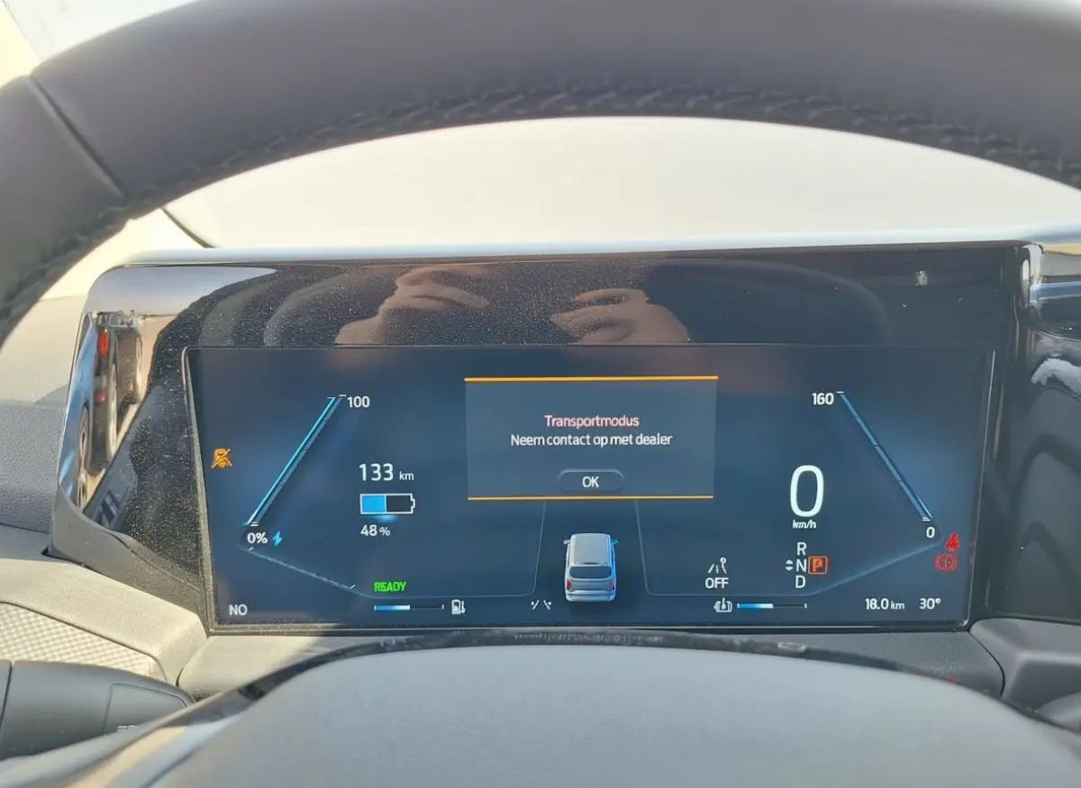71kWh Pro Power Onboard | Trekhaak | Dubb. Schuifdeur | Stoel/voorruitverwarming | 2 zitplaatsen rechtsvoor | Airco (automatisch) | Apple Carplay/Android Auto|telefoonintegratie premium