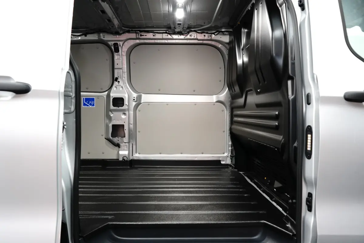 71kWh 340 L2H1 | 16inch | Stoel/Voorruitverwarming | 370KM | LED | | 2 zitplaatsen rechtsvoor | Airco (automatisch) | Apple Carplay/Android Auto|telefoonintegratie premium