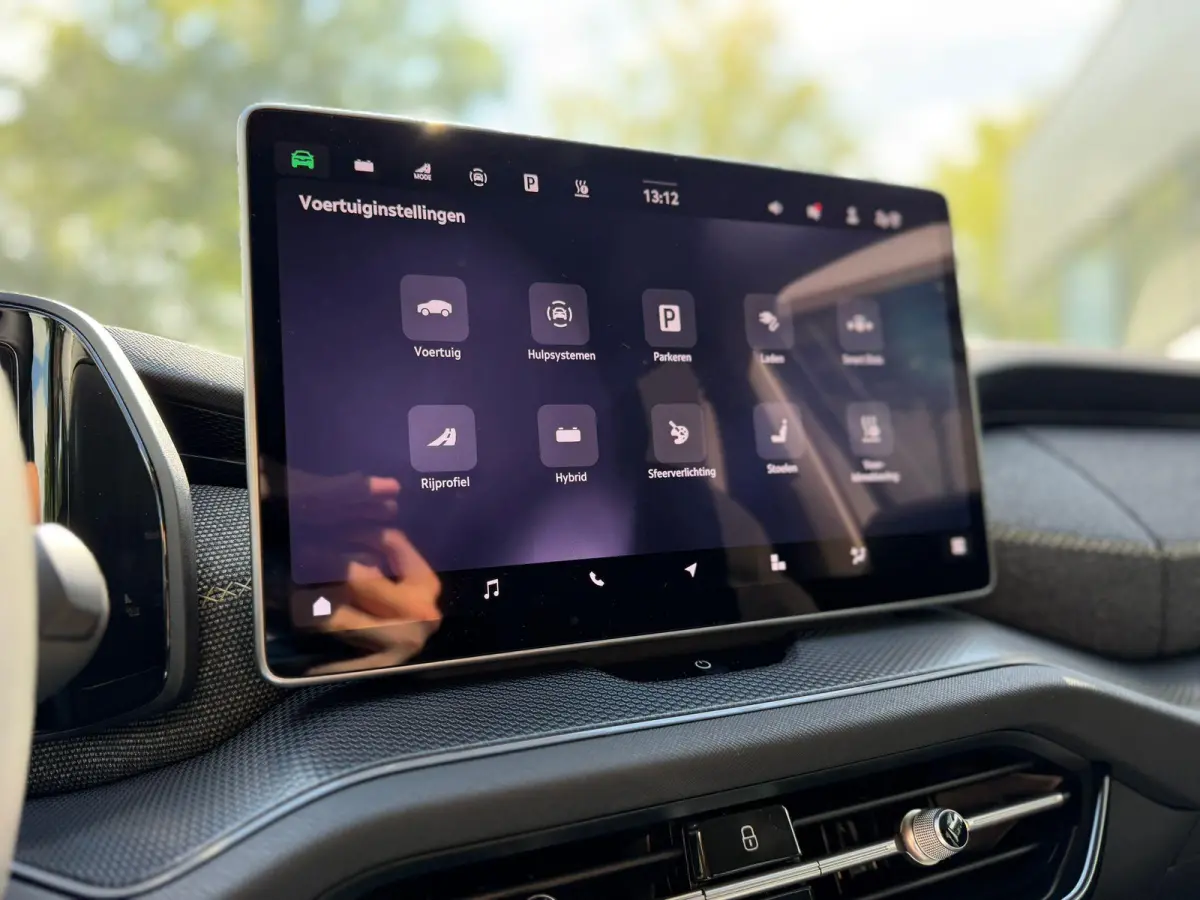 1.5 TSI PHEV Business Edition Plus | Navigatie |  Apple Carplay/Android Auto | Keyless Entry | Climate Control | Adaptive Cruise Control | Parkeersensoren | Elektrische achterklep | Privacy 