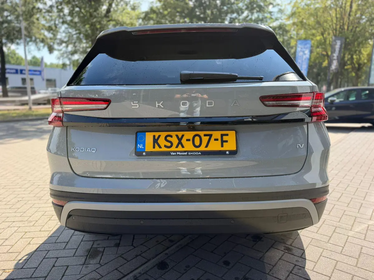 1.5 TSI PHEV Business Edition Plus | Navigatie |  Apple Carplay/Android Auto | Keyless Entry | Climate Control | Adaptive Cruise Control | Parkeersensoren | Elektrische achterklep | Privacy 
