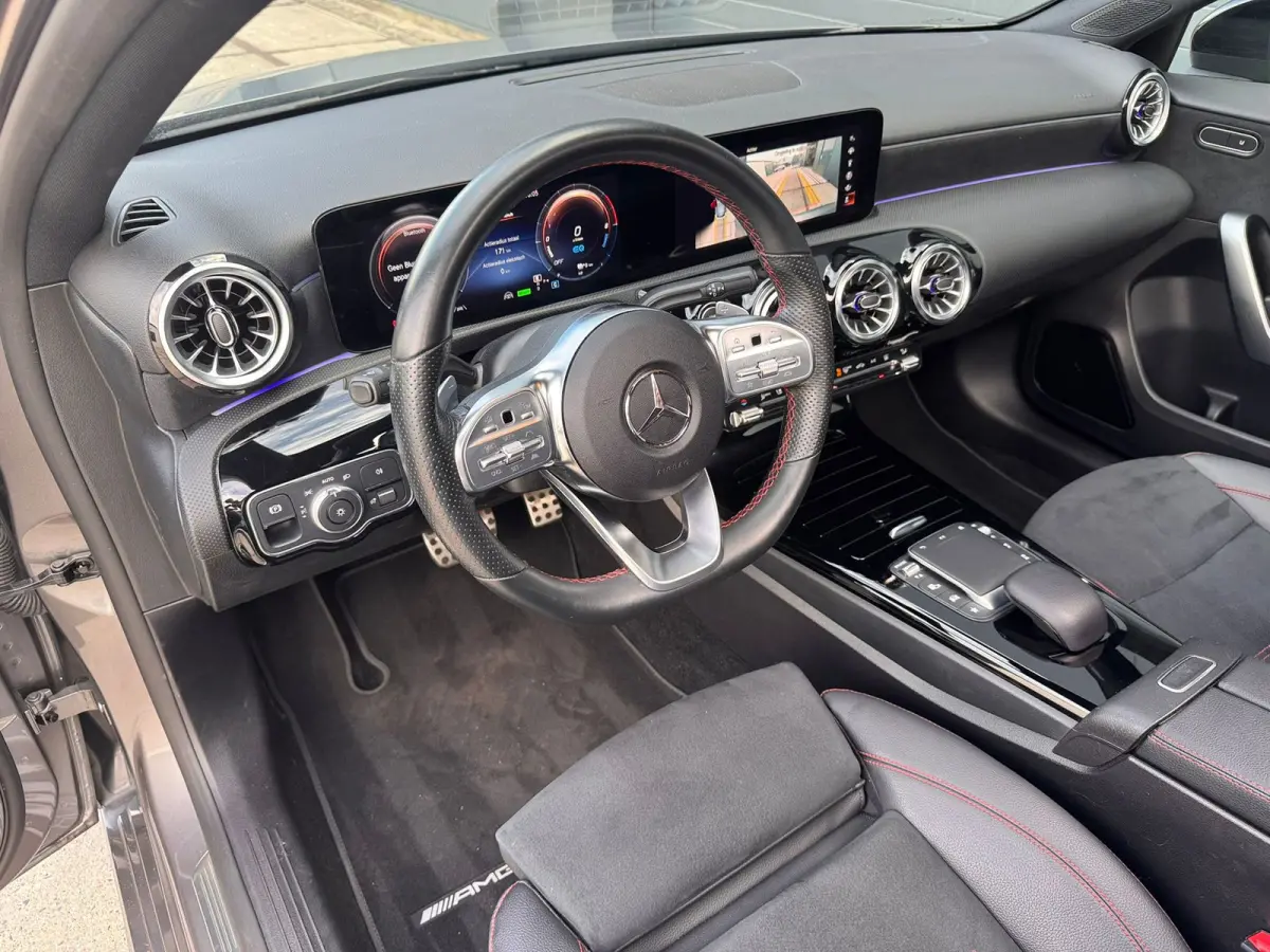 250e AMG PANO l 360 l ASSISTENTIE l SFEER l EL-STOEL l CARPLAY l DEALER OND