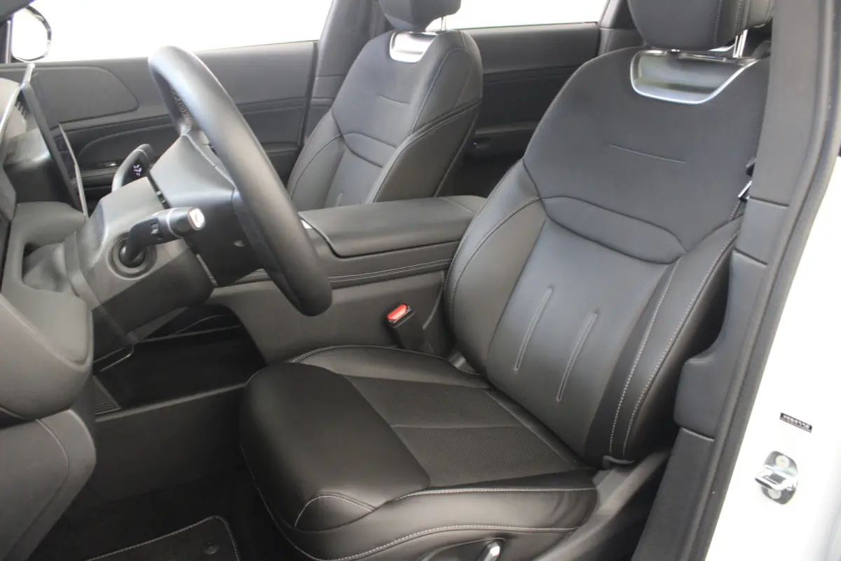 RWD Standard Range 66 kWh