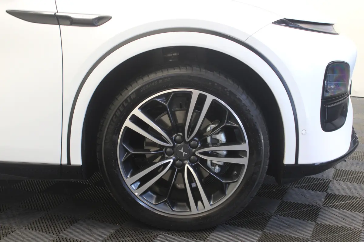 RWD Standard Range 66 kWh