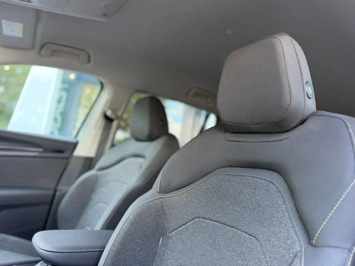 1.5 TSI PHEV Business Edition 204 PK | Navigatie |  Apple Carplay/Android Auto | Keyless Entry | Climate Control | Adaptive Cruise Control | Parkeersensoren | Elektrische achterklep | Privac