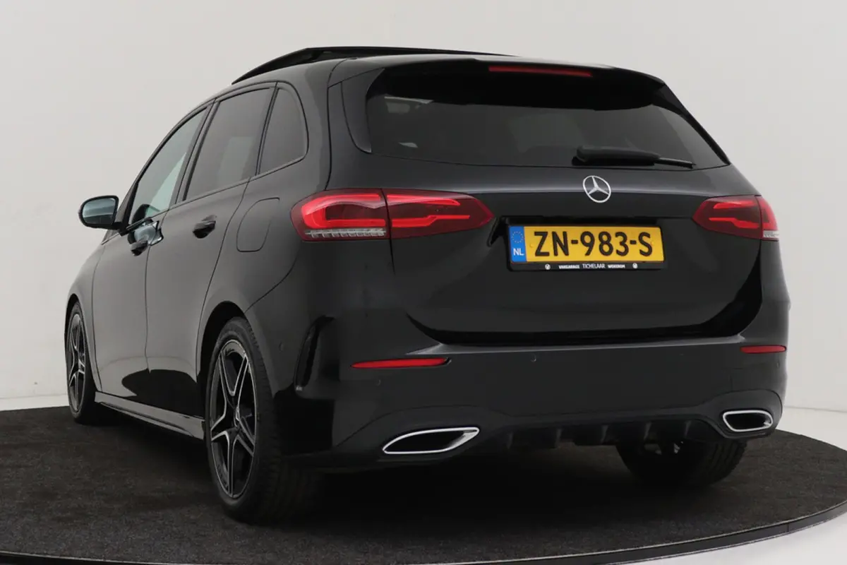 180 Business Solution | AMG-Line | Panoramadak | Org NL | CarPlay | Camera | Navigatie | Stoelverwarming |