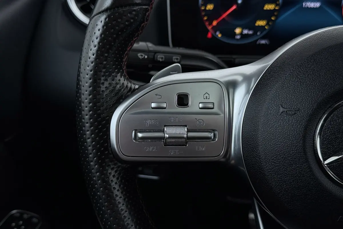 180 Business Solution | AMG-Line | Panoramadak | Org NL | CarPlay | Camera | Navigatie | Stoelverwarming |