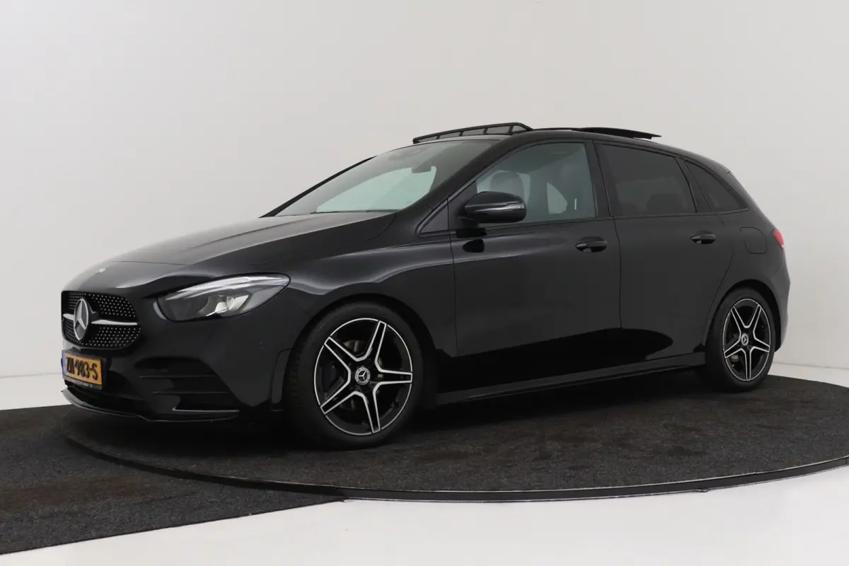 180 Business Solution AMG-Line | Panoramadak | Org NL | CarPlay | Camera | Navigatie | Stoelverwarming |