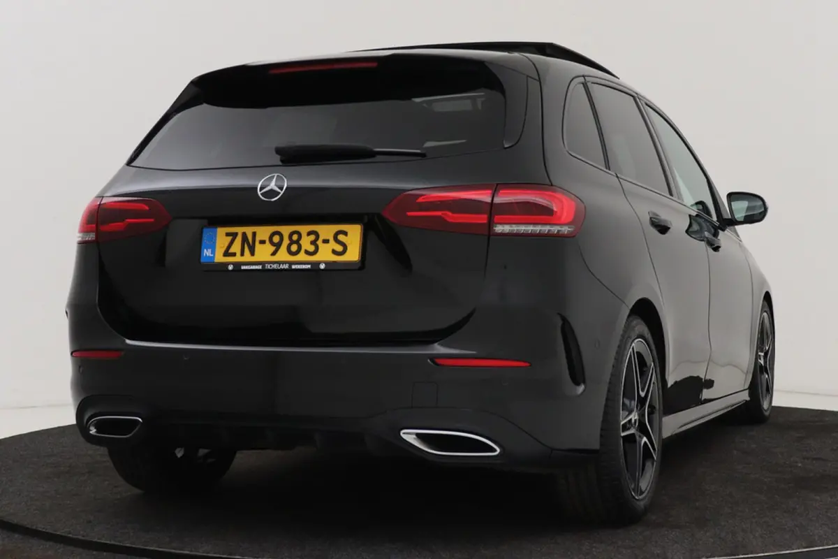 180 Business Solution | AMG-Line | Panoramadak | Org NL | CarPlay | Camera | Navigatie | Stoelverwarming |