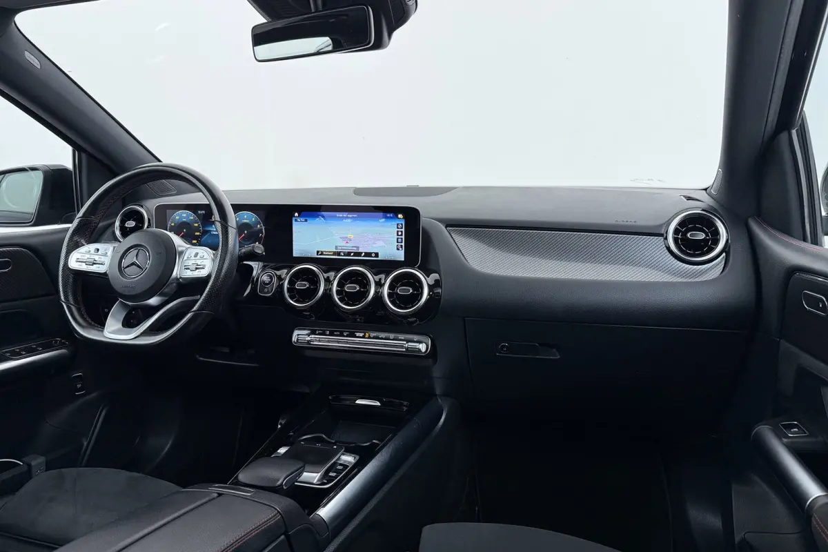 180 Business Solution | AMG-Line | Panoramadak | Org NL | CarPlay | Camera | Navigatie | Stoelverwarming |