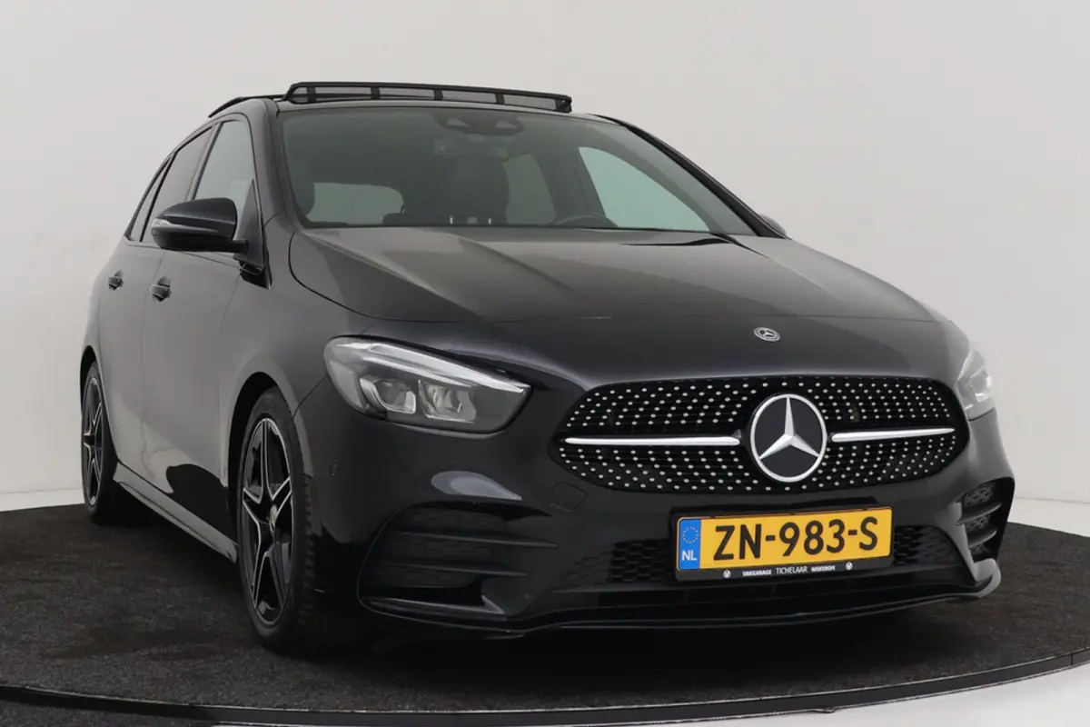 180 Business Solution | AMG-Line | Panoramadak | Org NL | CarPlay | Camera | Navigatie | Stoelverwarming |