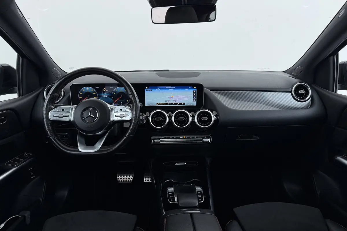 180 Business Solution | AMG-Line | Panoramadak | Org NL | CarPlay | Camera | Navigatie | Stoelverwarming |