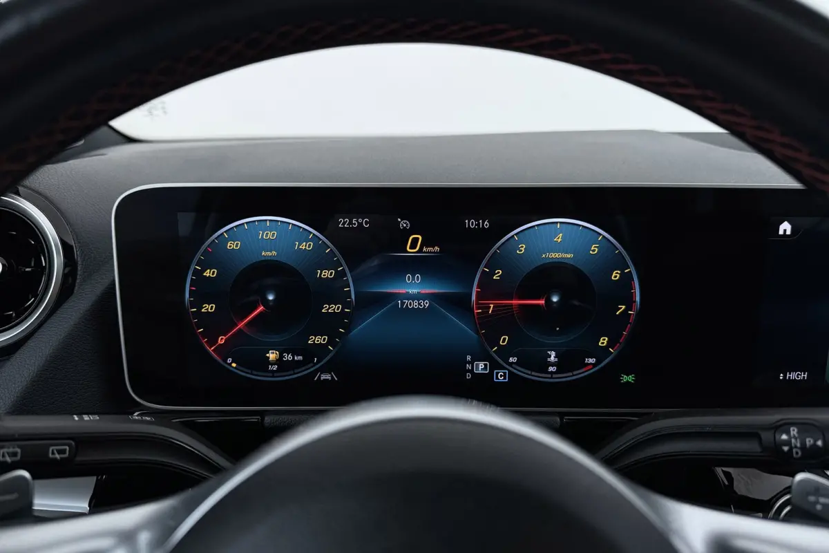 180 Business Solution | AMG-Line | Panoramadak | Org NL | CarPlay | Camera | Navigatie | Stoelverwarming |