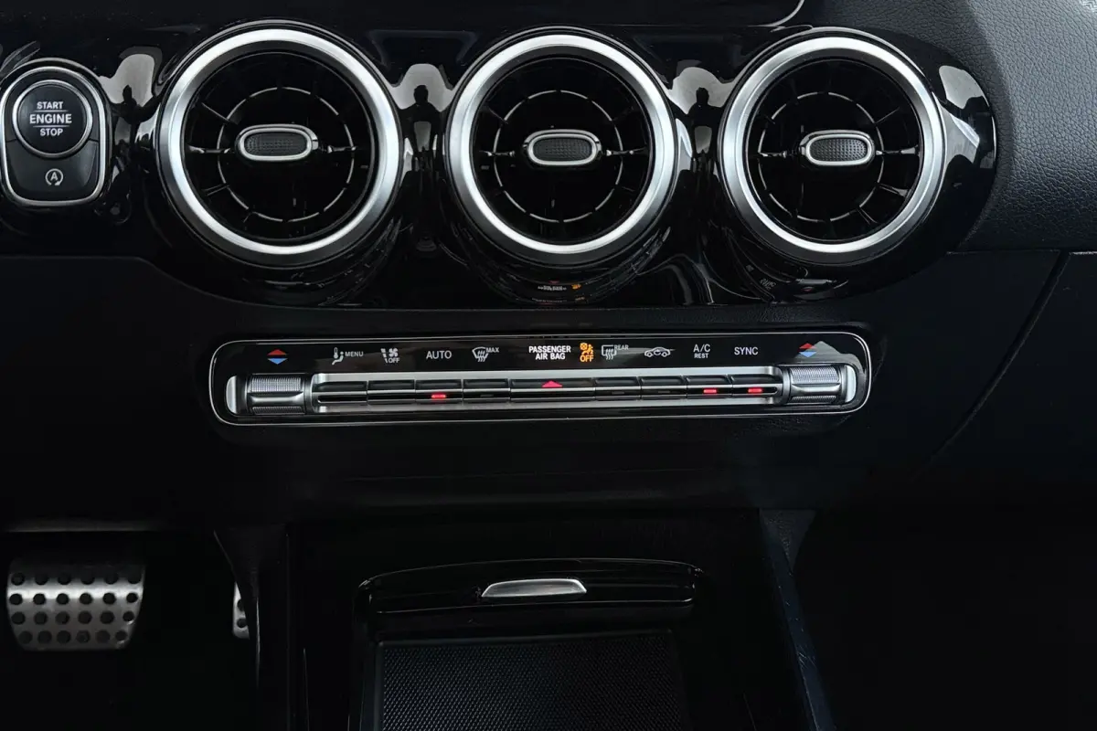 180 Business Solution | AMG-Line | Panoramadak | Org NL | CarPlay | Camera | Navigatie | Stoelverwarming |