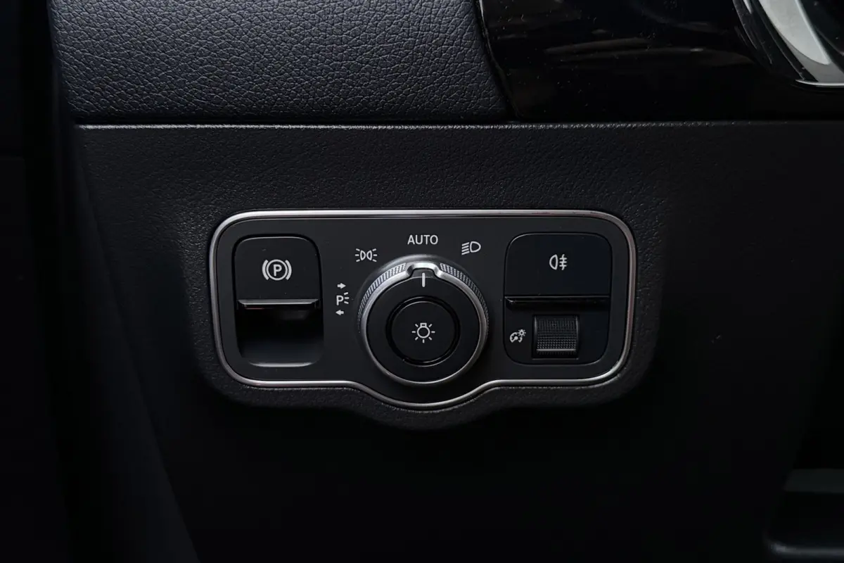 180 Business Solution | AMG-Line | Panoramadak | Org NL | CarPlay | Camera | Navigatie | Stoelverwarming |