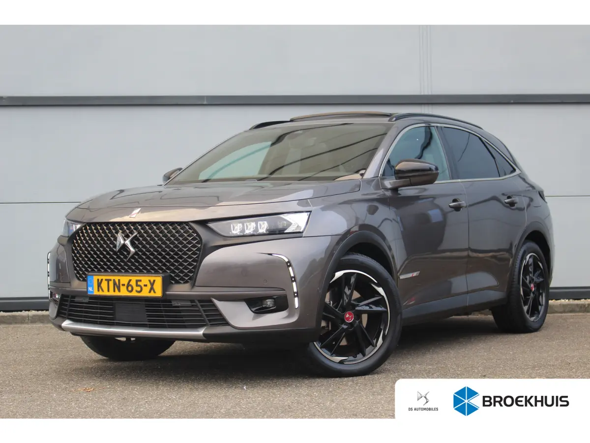 E-Tense 4x4 Performance Line | Pano | Leder / Alcantara | Memory | Camera | Focal Audio | CarPlay | Climate & Cruise C. | Pano | Leder / Alcantara | Memory | Camera | Focal Audio | CarPlay |