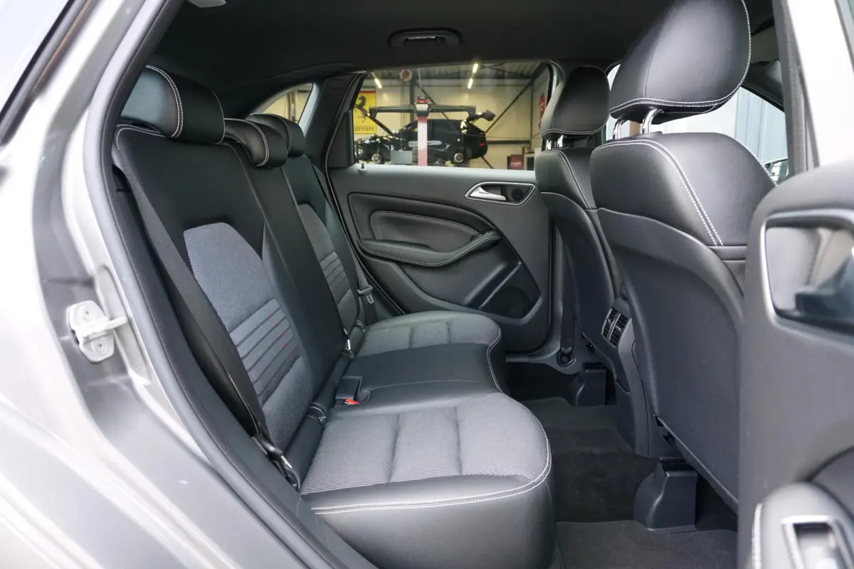 180 Prestige + CAMERA / NAVI / CLIMATE CONTROL