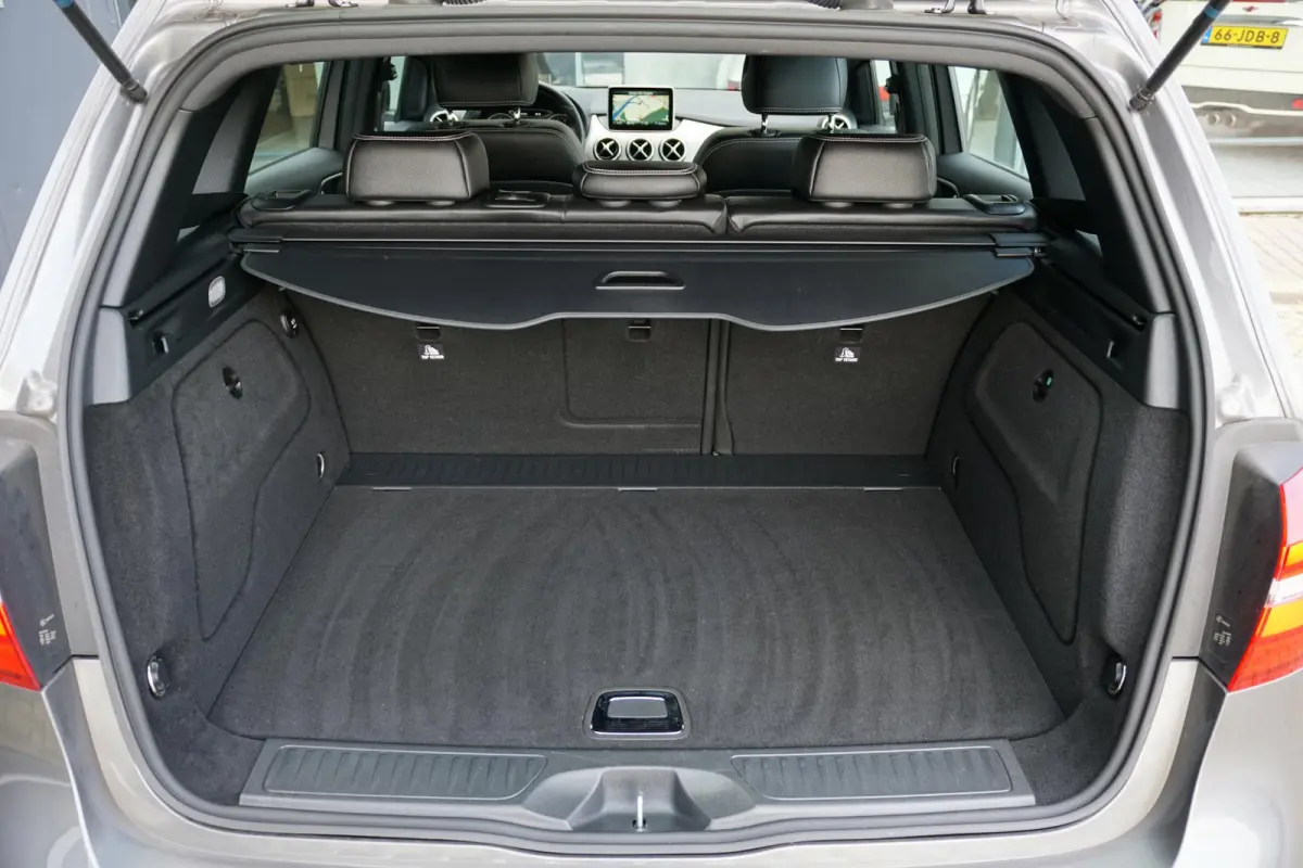180 Prestige + CAMERA / NAVI / CLIMATE CONTROL