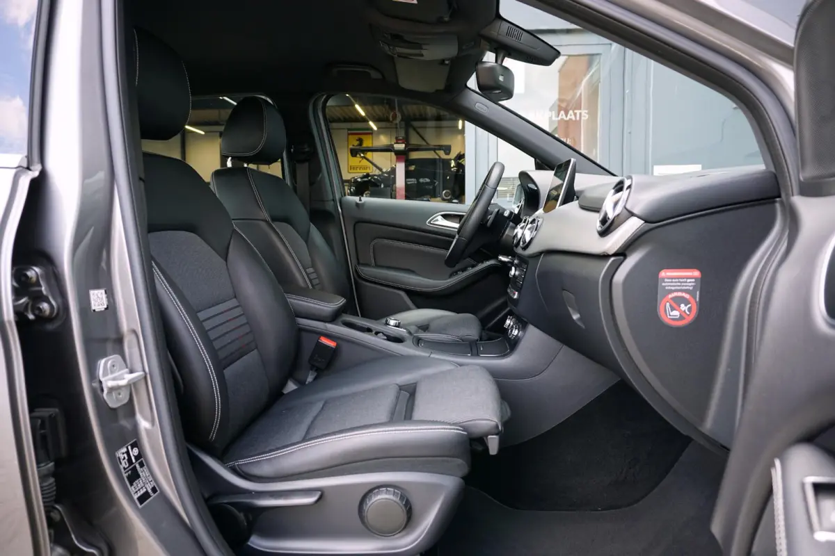 180 Prestige + CAMERA / NAVI / CLIMATE CONTROL