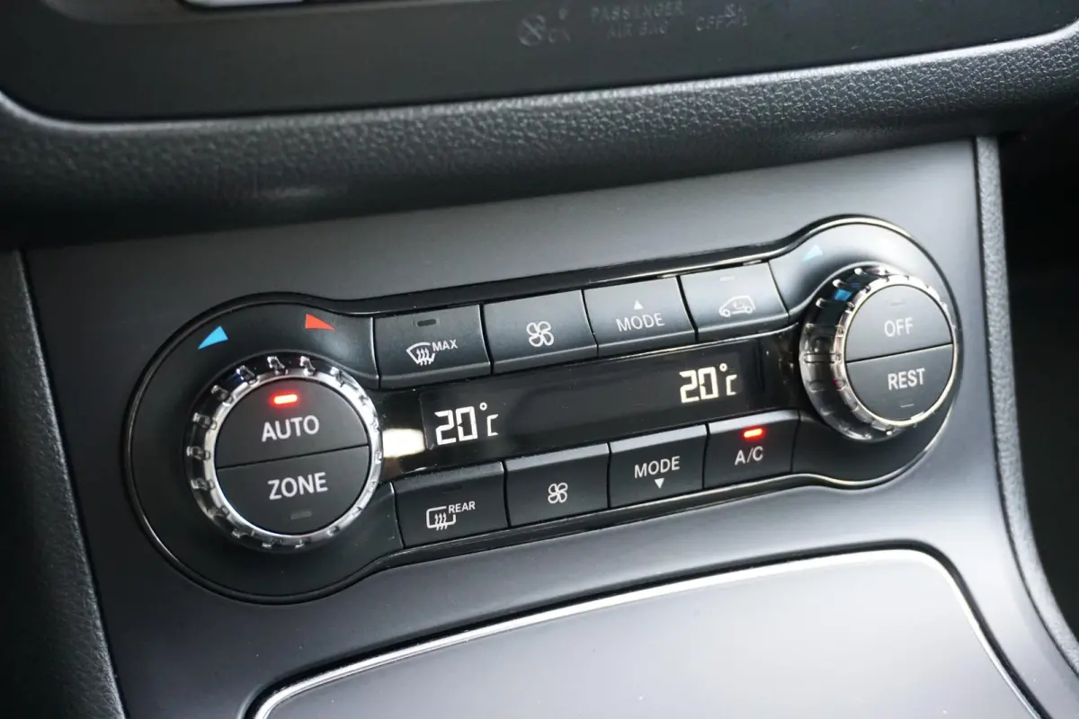 180 Prestige + CAMERA / NAVI / CLIMATE CONTROL