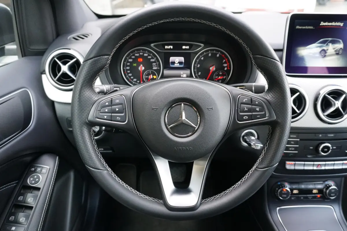 180 Prestige + CAMERA / NAVI / CLIMATE CONTROL