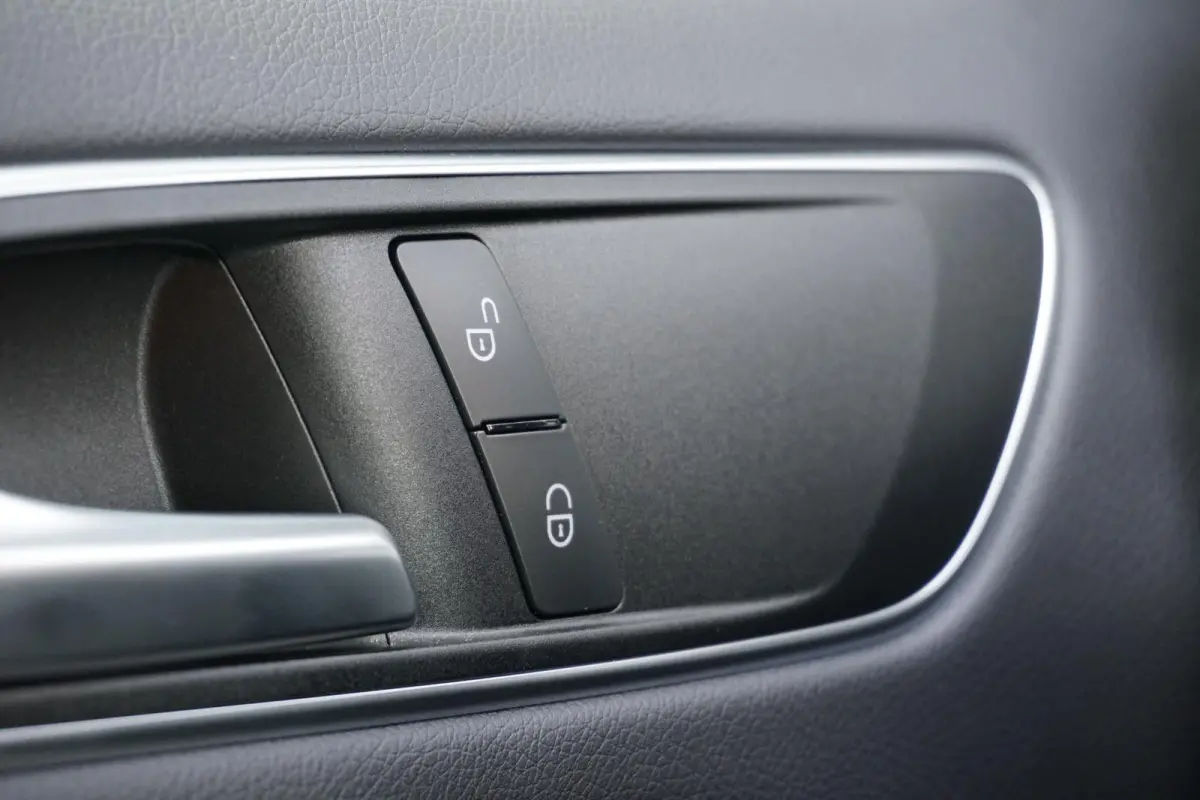 180 Prestige + CAMERA / NAVI / CLIMATE CONTROL
