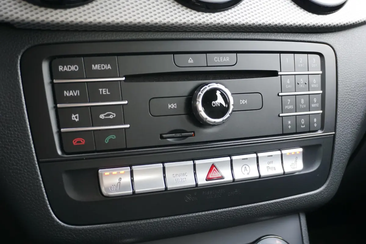 180 Prestige + CAMERA / NAVI / CLIMATE CONTROL