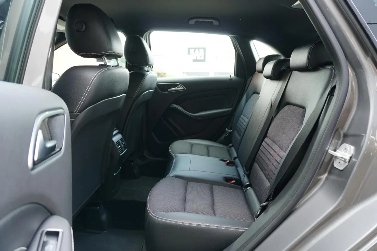 180 Prestige + CAMERA / NAVI / CLIMATE CONTROL