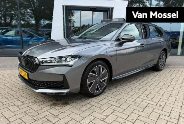 1.5 TSI PHEV Sportline Business 204 pk | Automaat | LED | Trekhaak | Achteruitrijcamera | Climate Control | Navigatie | Adaptive Cruise Control | Parkeersensoren | Privacy Glass | Stoelverwa