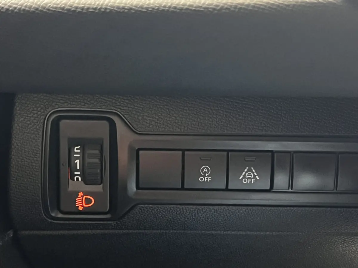 1.2 PureTech Blue Lease Active | Android Auto/Apple Carplay | LM Velgen 16" | Achteruitrijcamera | Cruise Control | Head-Up Display | Airco |