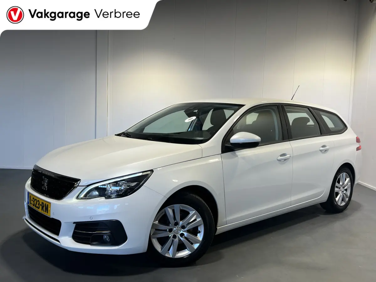 1.2 PureTech Blue Lease Active | Android Auto/Apple Carplay | LM Velgen 16" | Achteruitrijcamera | Cruise Control | Head-Up Display | Airco |