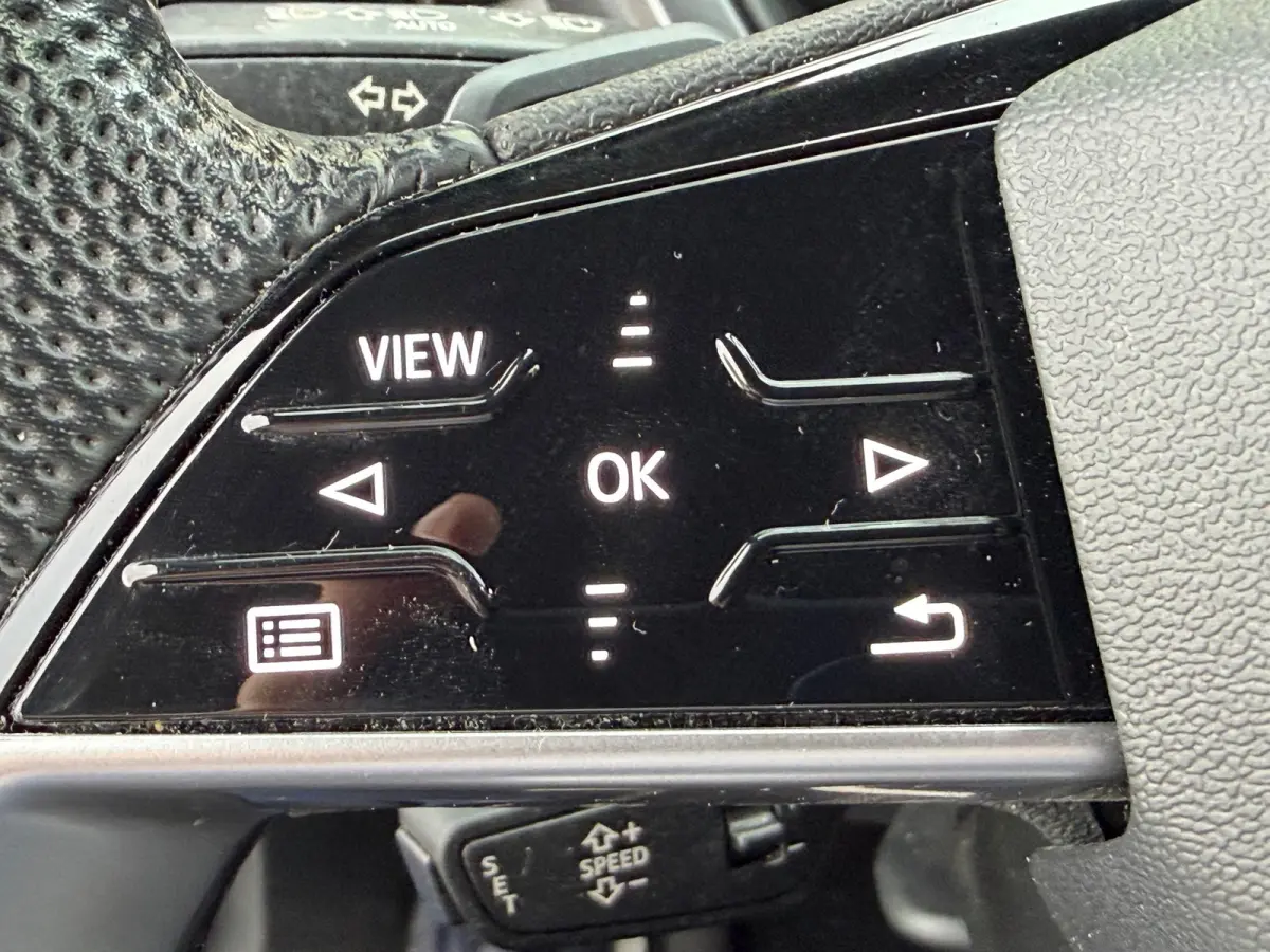 40 Launch edition S Competition 77 kWh|Soh 88%|ACC|Camera|Carplay