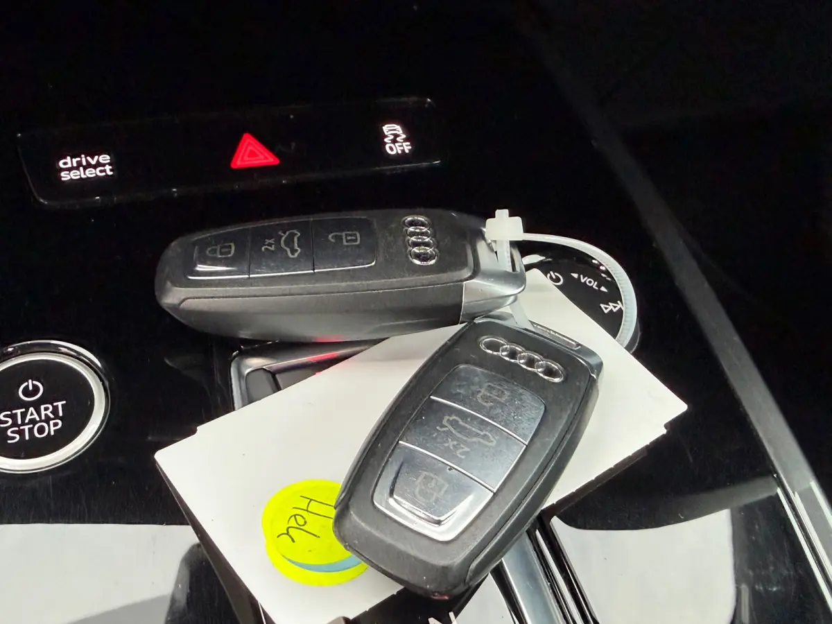 40 Launch edition S Competition 77 kWh|Soh 88%|ACC|Camera|Carplay