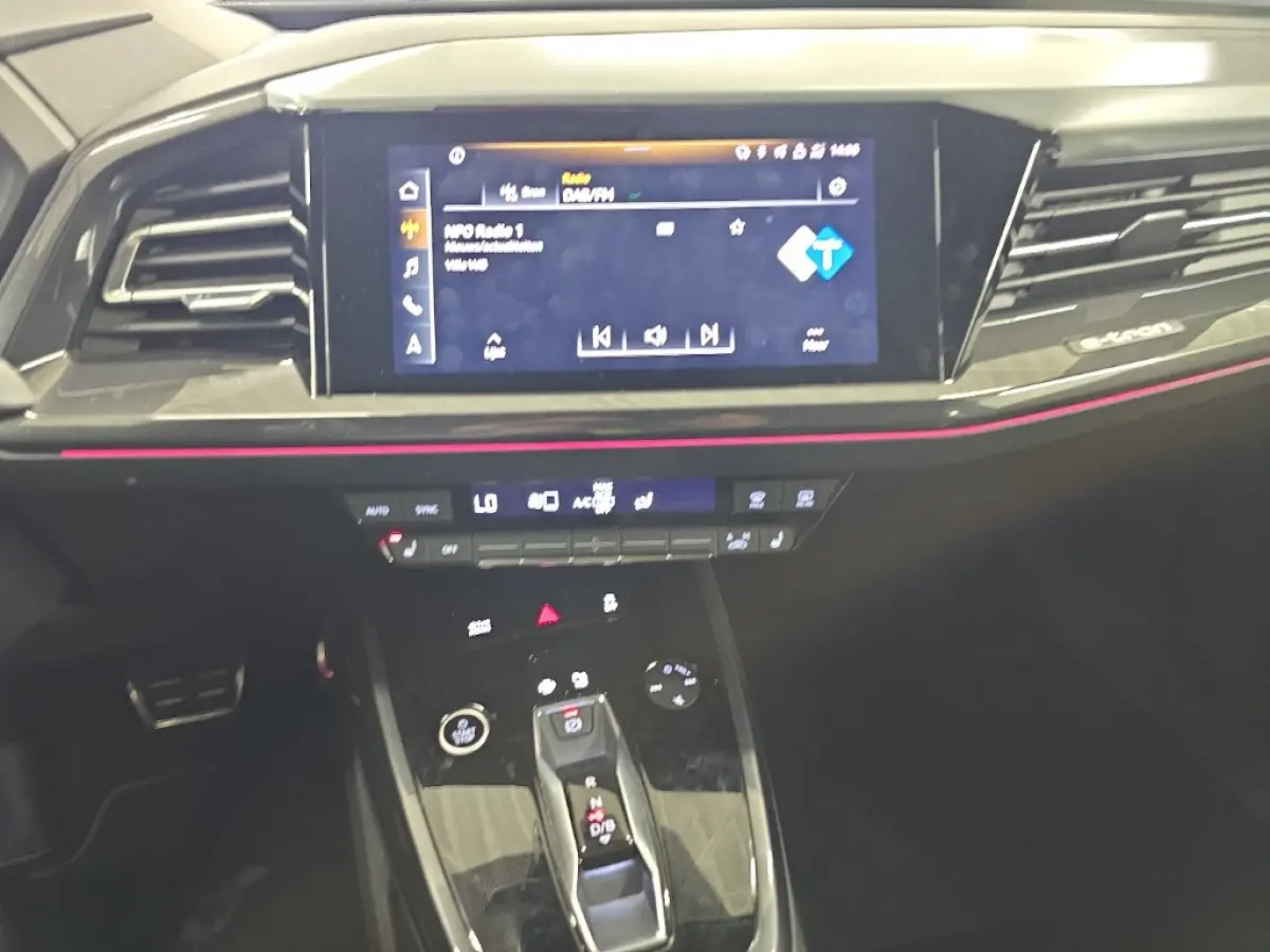 40 Launch edition S Competition 77 kWh|Soh 88%|ACC|Camera|Carplay