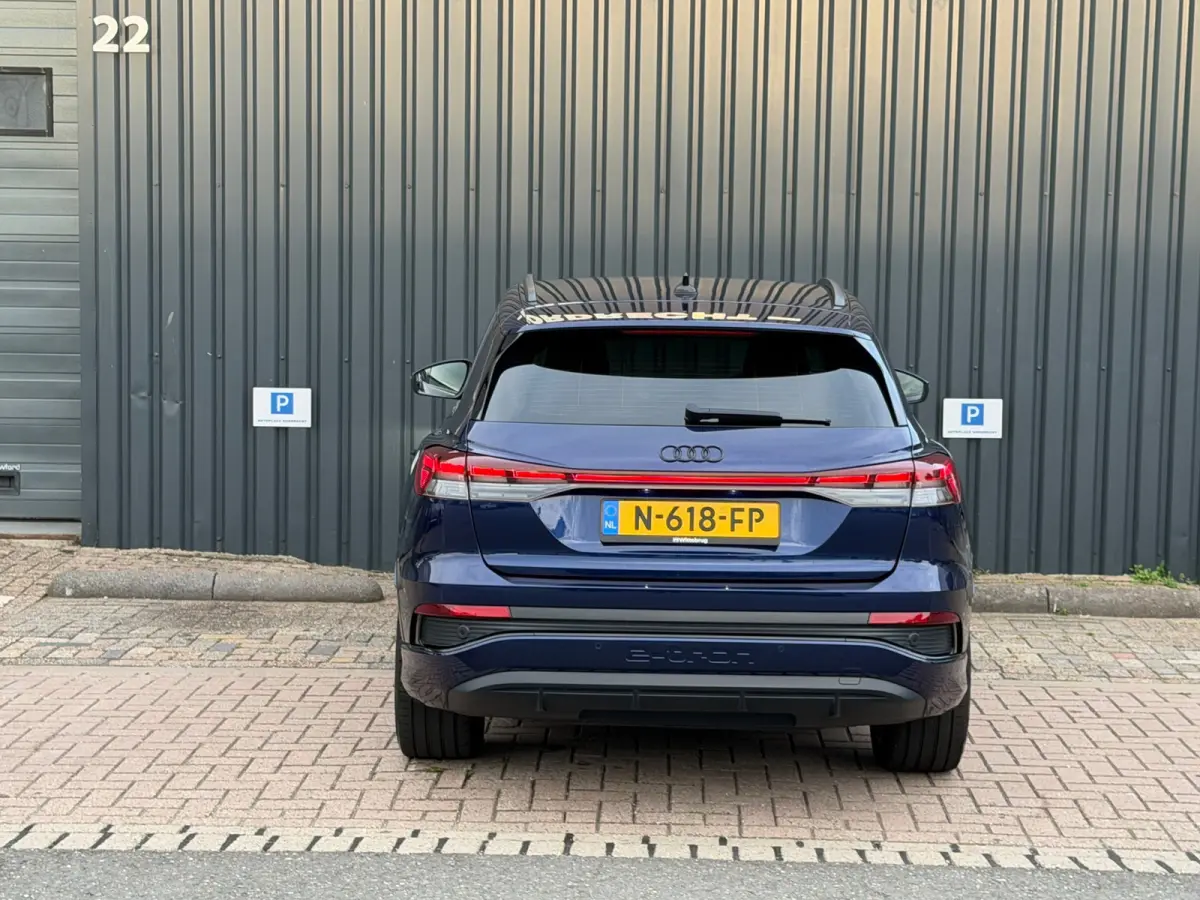 40 Launch edition S Competition 77 kWh|Soh 88%|ACC|Camera|Carplay