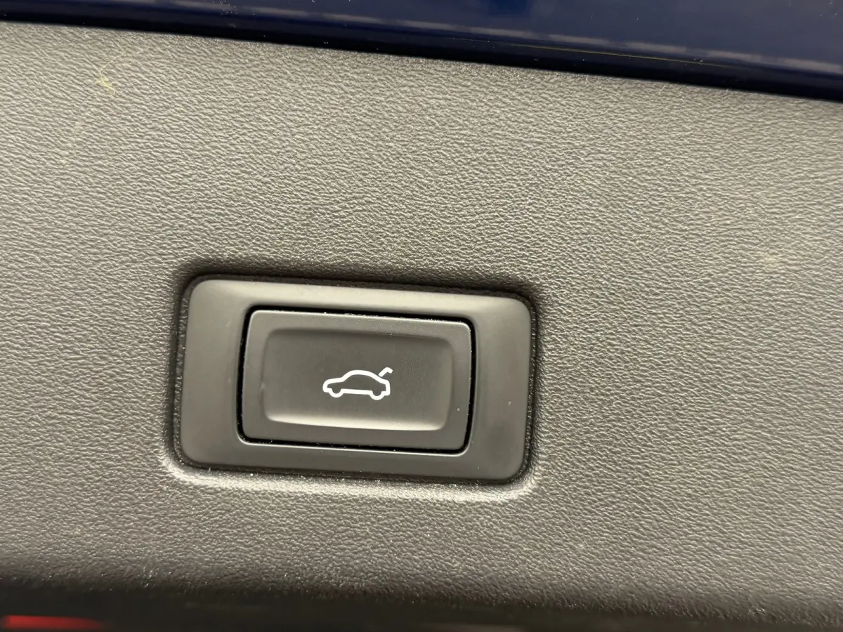 40 Launch edition S Competition 77 kWh|Soh 88%|ACC|Camera|Carplay