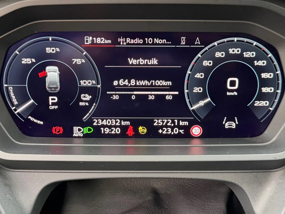 40 Launch edition S Competition 77 kWh|Soh 88%|ACC|Camera|Carplay
