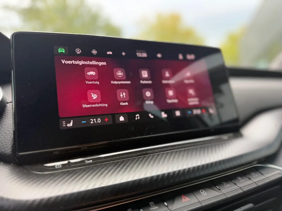 1.5 TSI MHEV Sportline Business 150 PK | Automaat | Stoelverwarming | Parkeersensoren | Adaptive Cruise Control | Camera | Virtual Cockpit | Navigatie | Lichtmetalen Velgen | Elektrische Ach