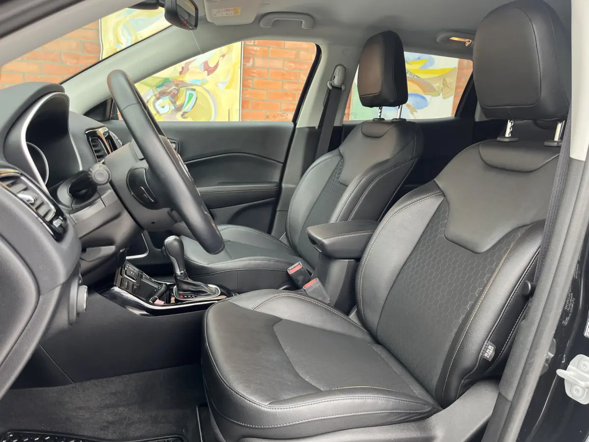 1.3T Limited Automaat | Stuur-en stoelverwarming | Achteruitrijcamera | Parkeersensoren voor + achter | Navigatie |