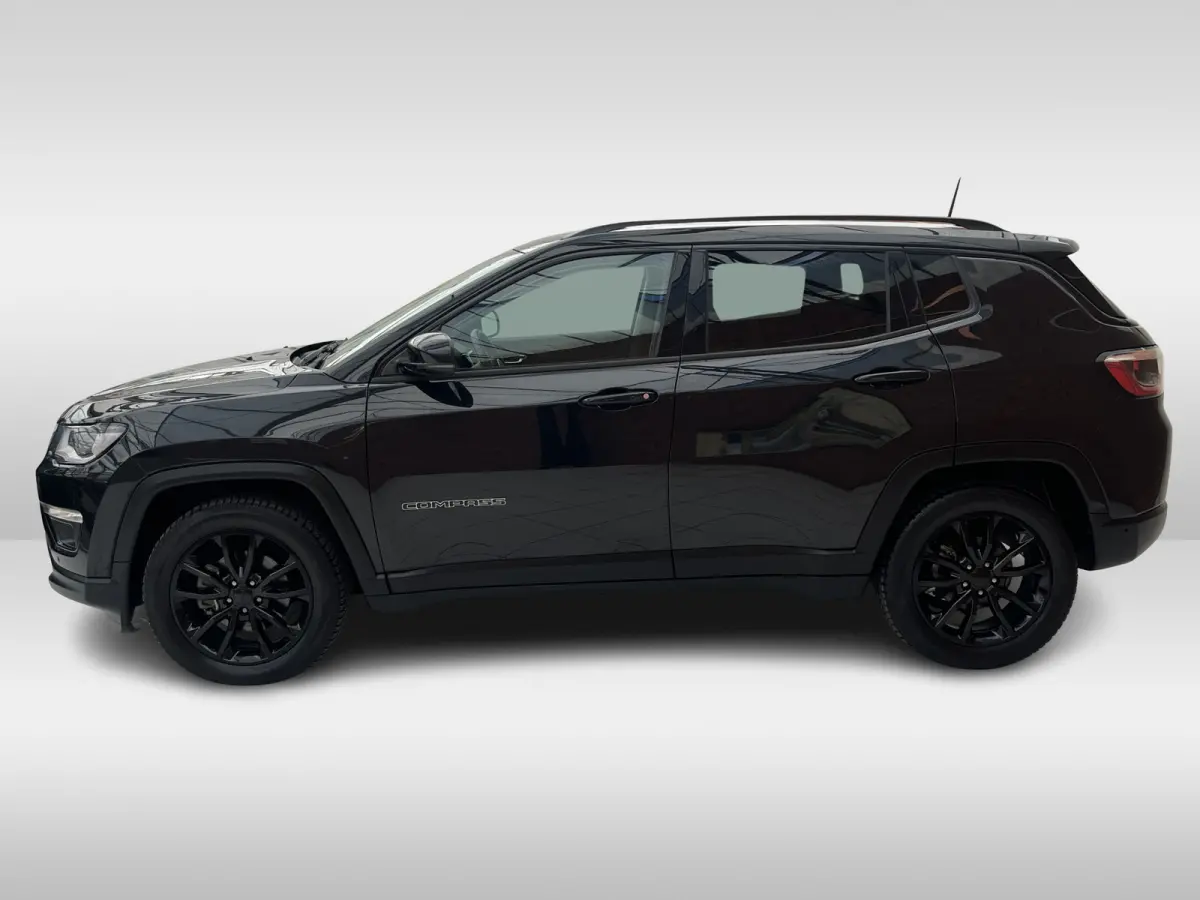 1.3T 150 Automaat Black Limited | Stuur-en stoelverwarming | Achteruitrijcamera | Parkeersensoren voor + achter | Navigatie |