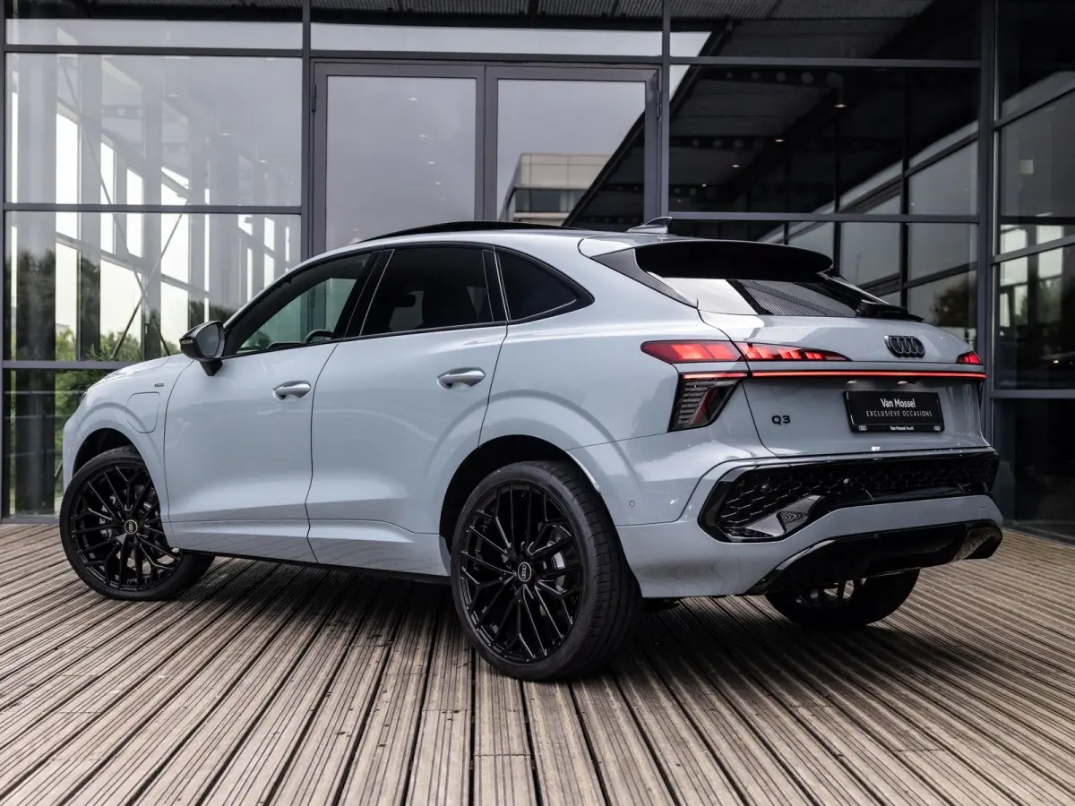 1.5 e-hybrid S edition | FISCAAL 64.000 EURO | PANORAMA/SCHUIF-KANTELDAK | PIJLGRIJS | ZWART OPTIEK | 21 INCH ZWART | MATRIX VERLICHTING | APPLE CARPLAY | STOELVERWARMING | ACHTERUITRIJCAMER