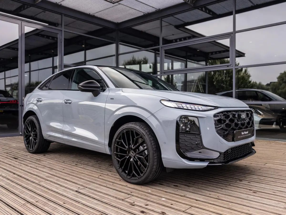 1.5 e-hybrid S edition | FISCAAL 64.000 EURO | PANORAMA/SCHUIF-KANTELDAK | PIJLGRIJS | ZWART OPTIEK | 21 INCH ZWART | MATRIX VERLICHTING | APPLE CARPLAY | STOELVERWARMING | ACHTERUITRIJCAMER