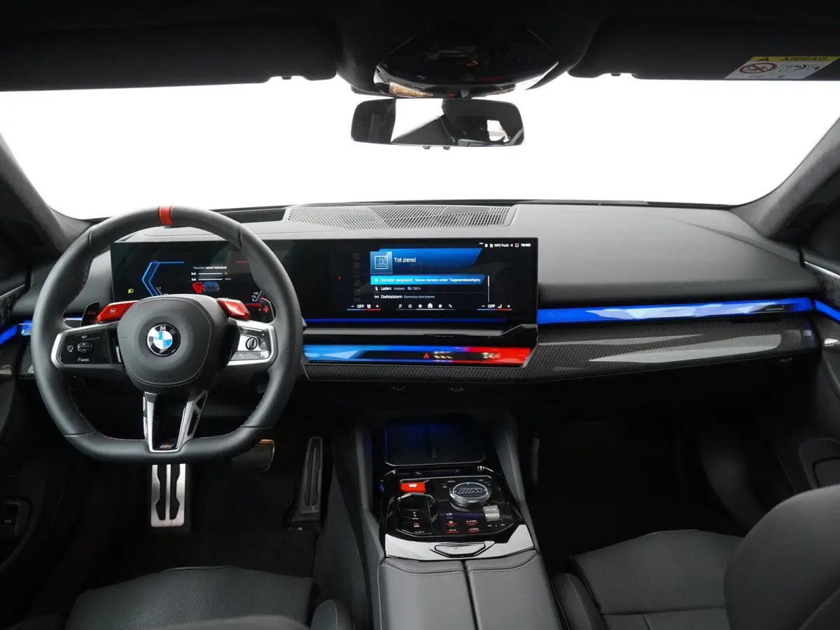 Sedan | M Driver's Pack | SoH 100% | Driving Assistant Professional | Parking Assistant Prof | Bowers & Wilkins | Stoelventilatie | Carbon Pack | Stuurwielrand verwarmd |