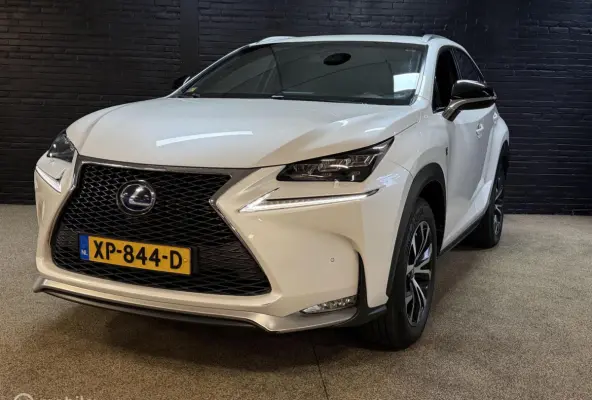 300h AWD F SPORT Luxury Line | DEALER ONDERH CAMERA