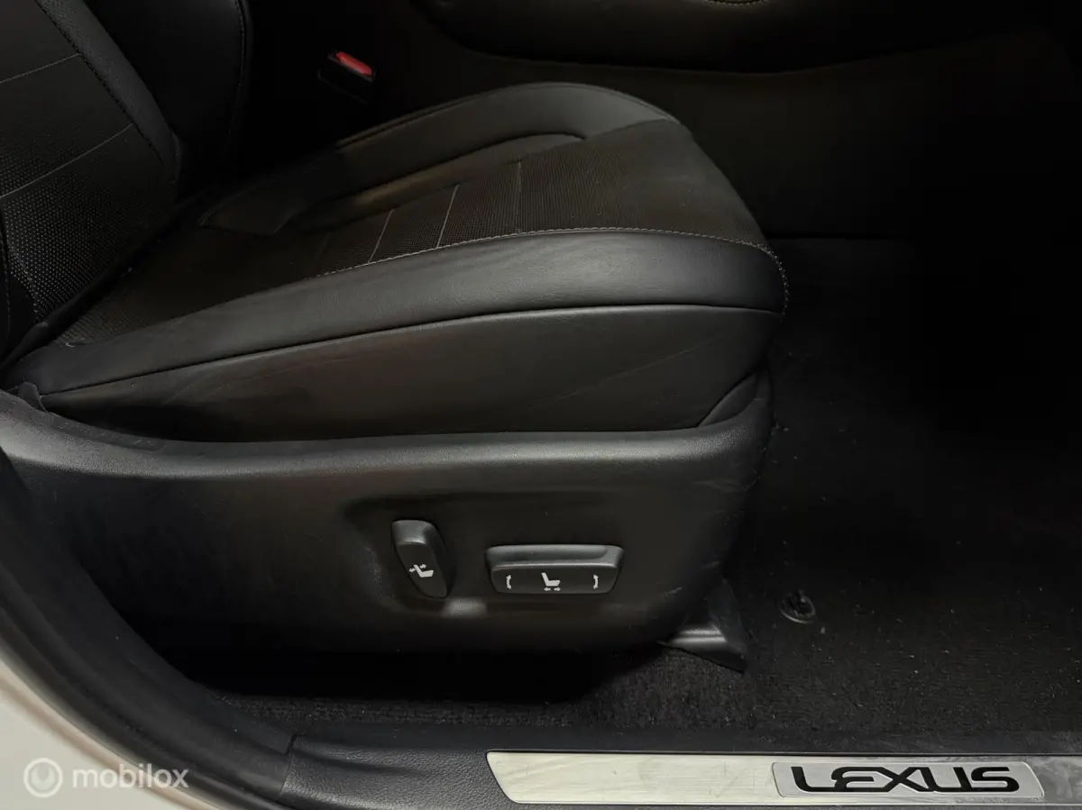 300h AWD F SPORT Luxury Line | DEALER ONDERH CAMERA